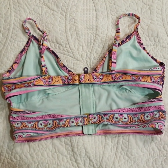 Bikini - Picture 2 of 4